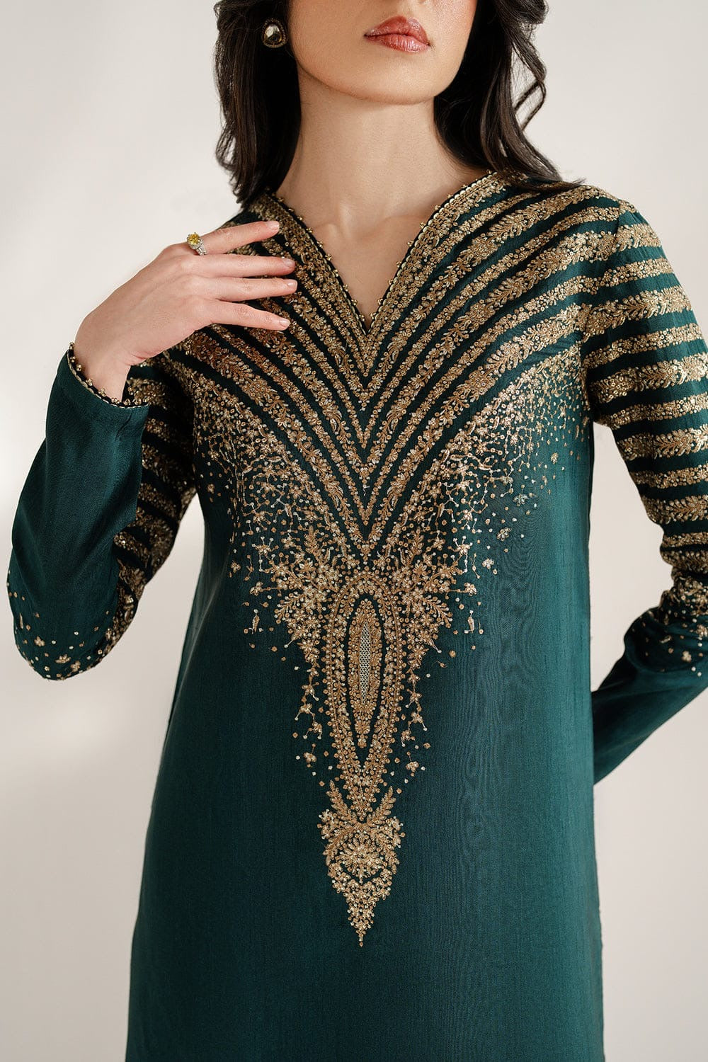 JAZMIN EMBROIDERD LAWN UNSTICH 3PC (GREEN)