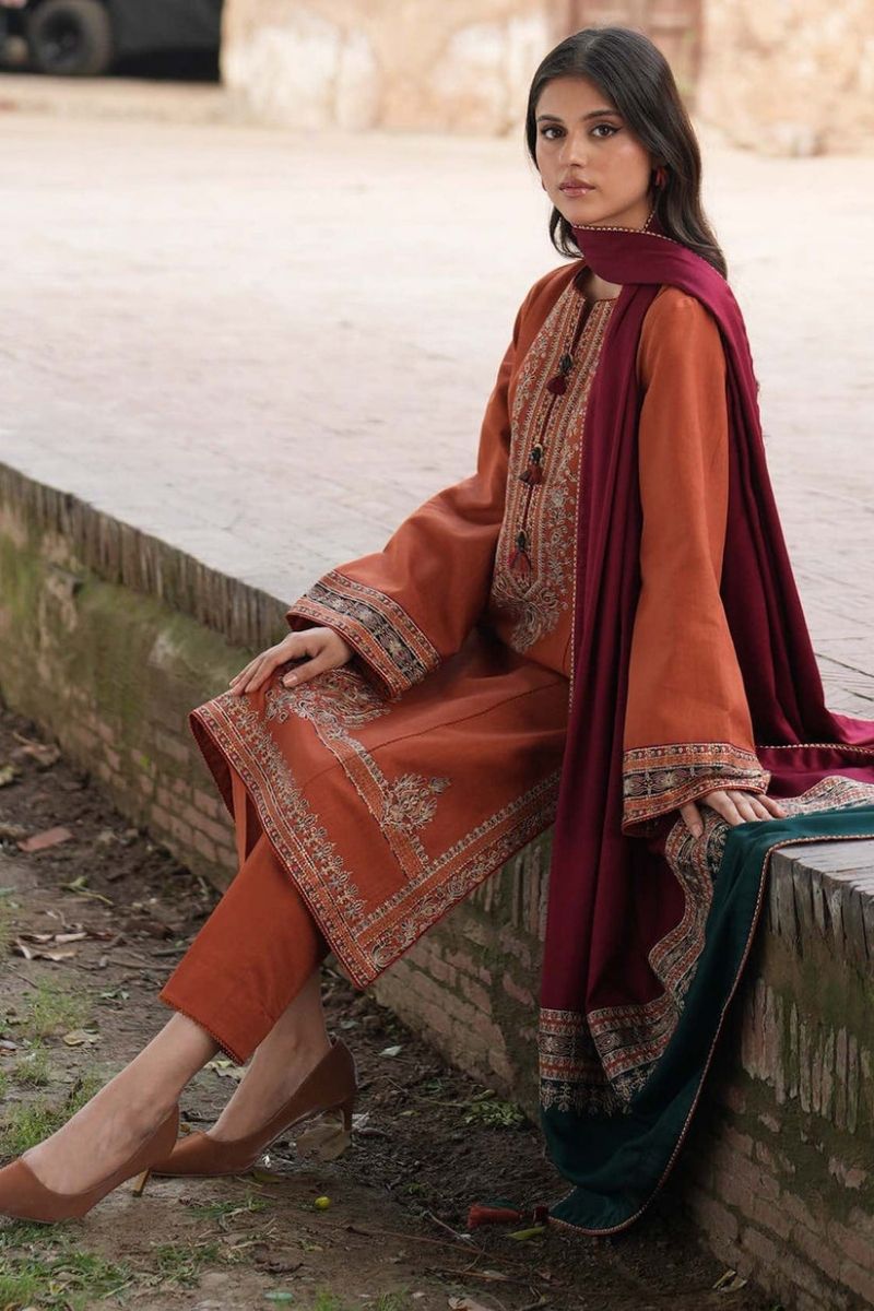 Heavy Embroidered Lawn 3pc