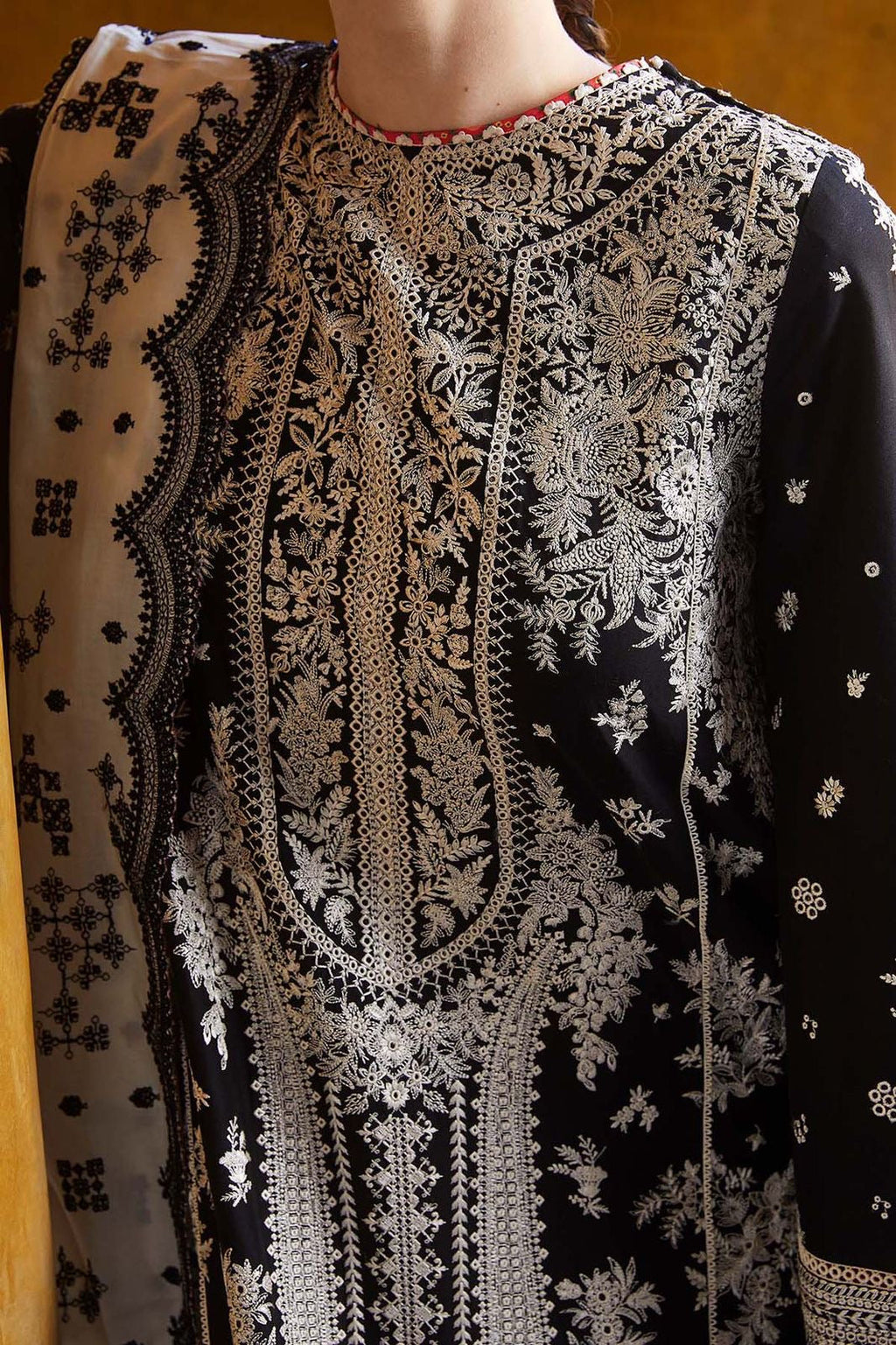 HUSSAIN REHAR EMBROIDERD LAWN UNSTICH 3PC (WA-8934)