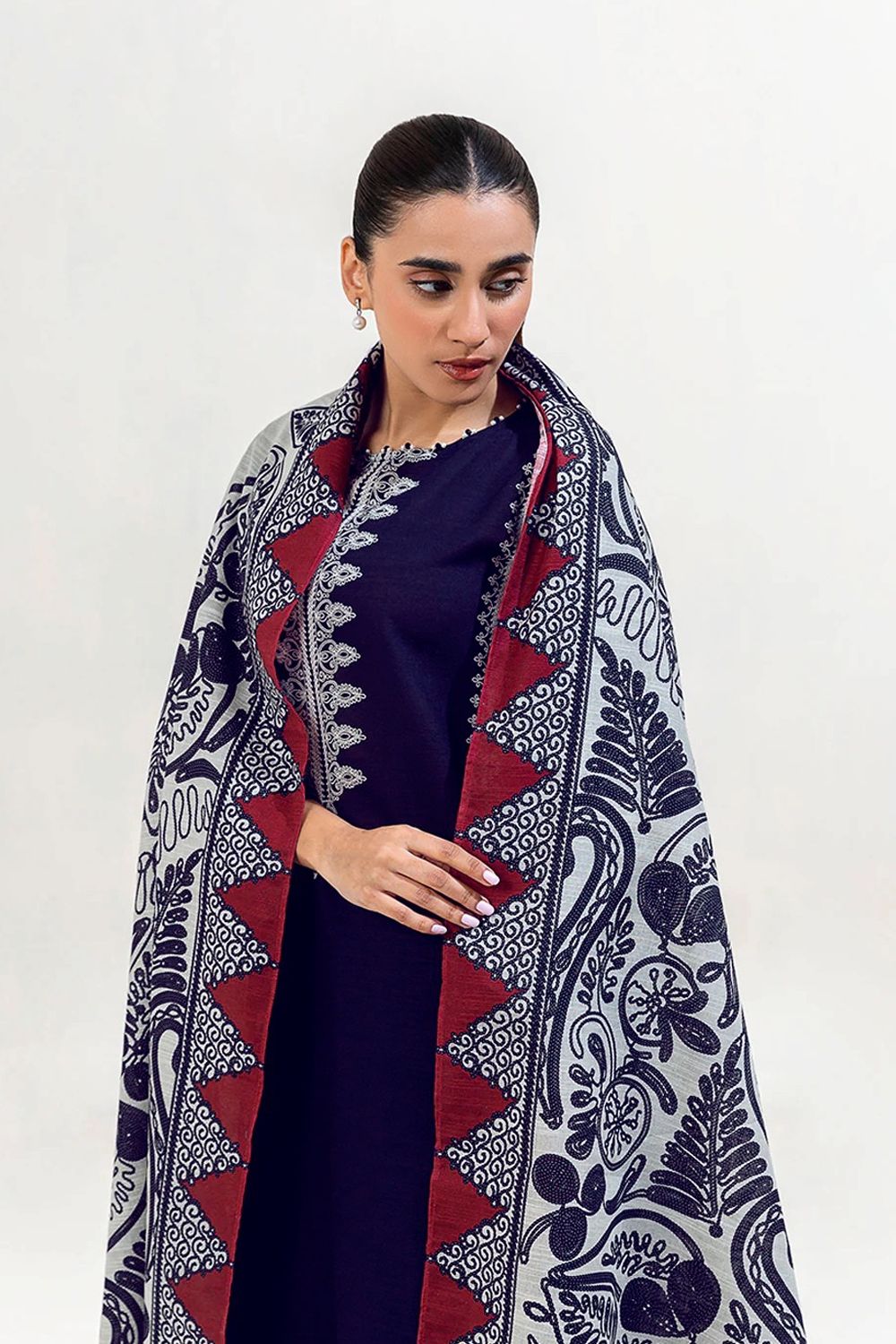 URGE EMBROIDERED LAWN 3pc