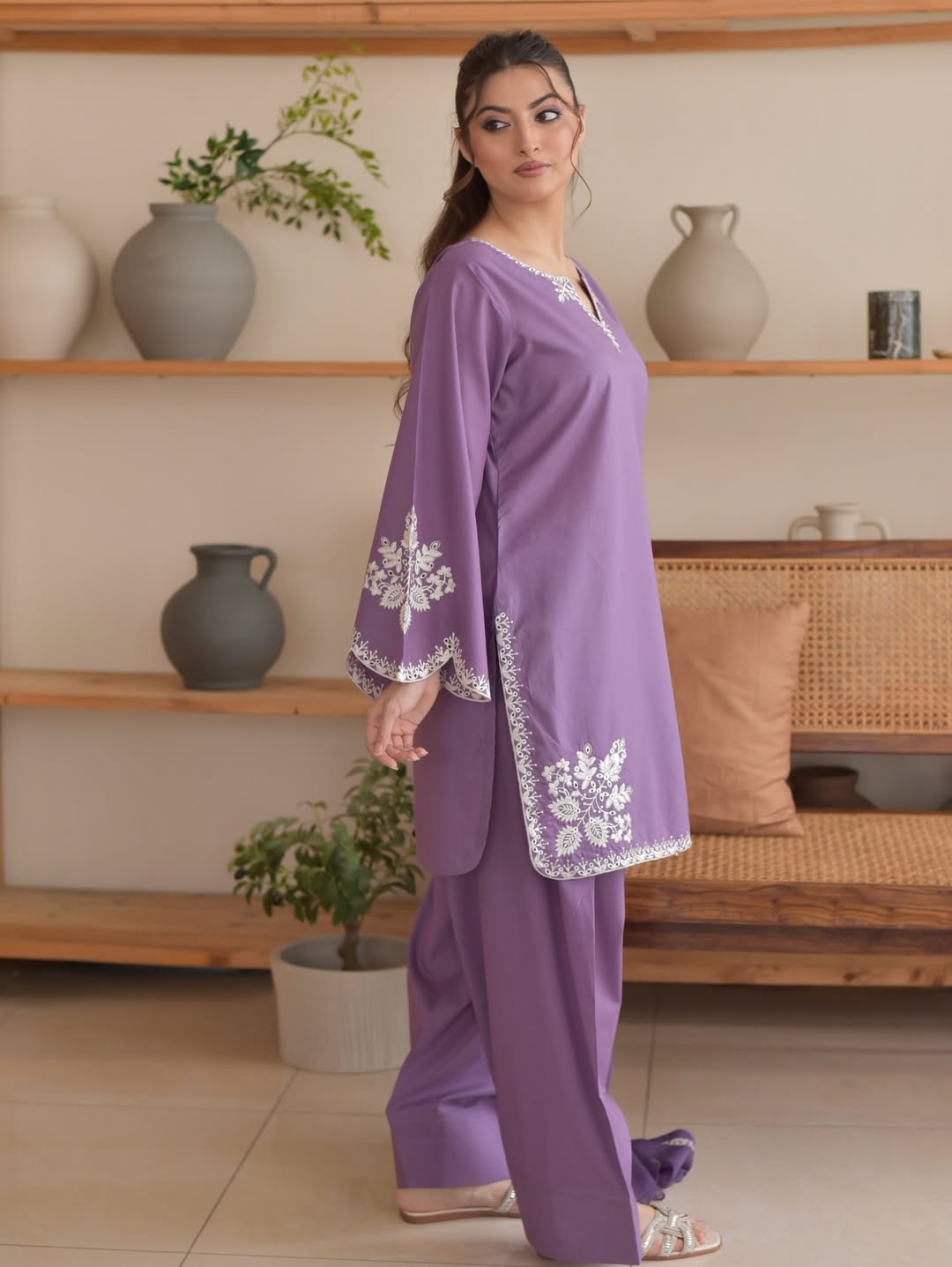 ASH-LUXURY EMBROIDERD LAWN 3pc (WA-5689)