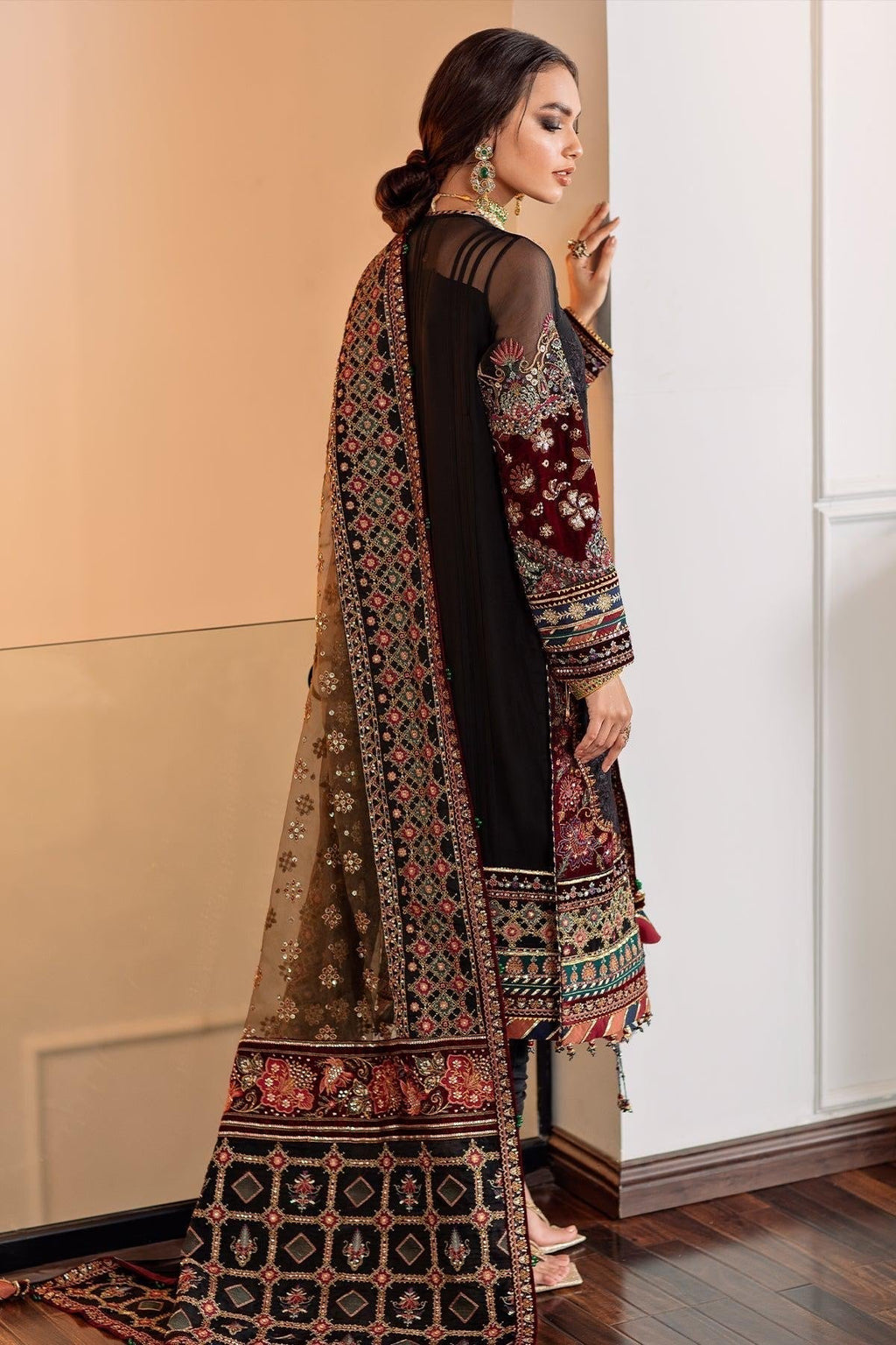 Heavy Embroidered Lawn 3pc