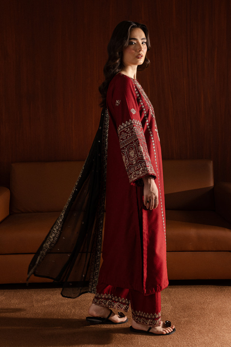 “BATIK” MOST DEMANDING ARTICAL DHANAK EMBROIDERD UNSTICH 3PC IS NOW AVAILABLE (WA-890)