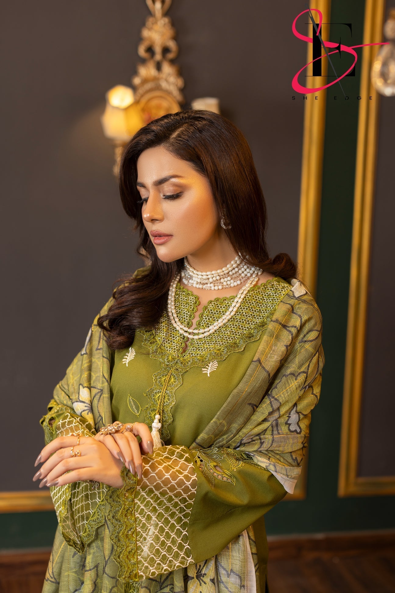 SHE EDGE EMBROIDERD LAWN UNSTICH 3PC (WA-640)